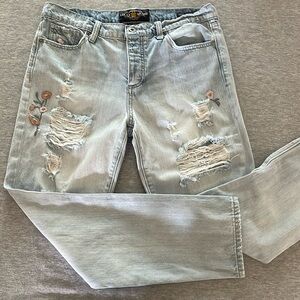 Lucky Brand 100% Cotton Sienna Slim Boyfriend Cut w/ Embroidery